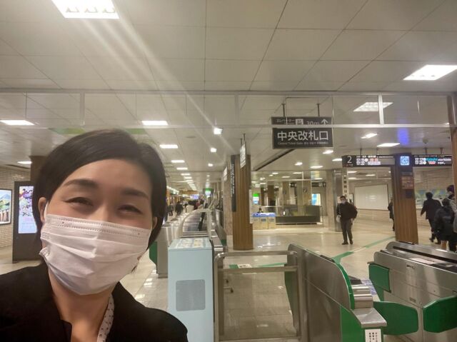 今日から3日間、企業様内定者研修です。
初日無事に終了^ ^

フレッシュな空気感がたまらなく好きです！

個人ワークもグループワークも、38名の皆さん積極的に取り組んで発表もしてくださいました。

今回は3日間毎日グループのメンバーを入れ替えて研修します。
同期との絆を深め、良い関係性を築いていただきながら、社会人基礎力を磨き、ビジネスマナーやコミュニケーションについても行います。

明日もファイト！

#企業研修講師 #内定者研修 #この季節がやってきました #人材育成 #共に学び共に成長し共に輝く #豪華なお昼ご飯  #猫と魚 #モチベーション上がる #美味しいお昼ご飯 #明日もがんばろう
